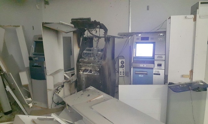 Explosivos destruíram a sala de caixas eletrônicos em Ouroeste