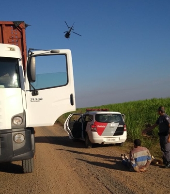 Ladrões de caminhão são presos pela PM na região 