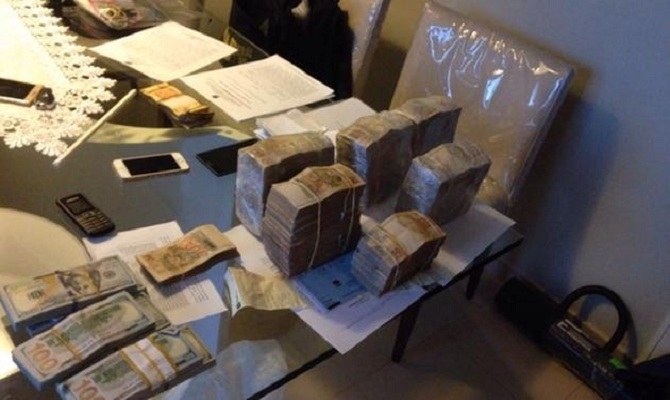 A quadrilha adquiria a droga na Bolívia e a distribuía no Brasil e a enviada para Europa
