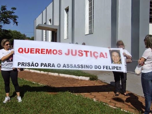 Familiares pedem justiça durante julgamento (Foto- Noticias Campina Verde)