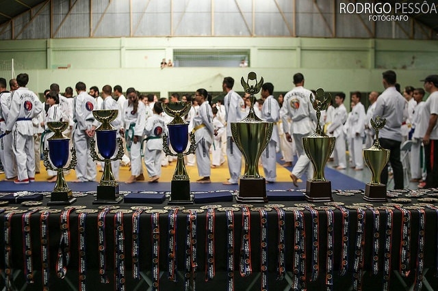 Atletas fazem exame de graduação do Taekwondo