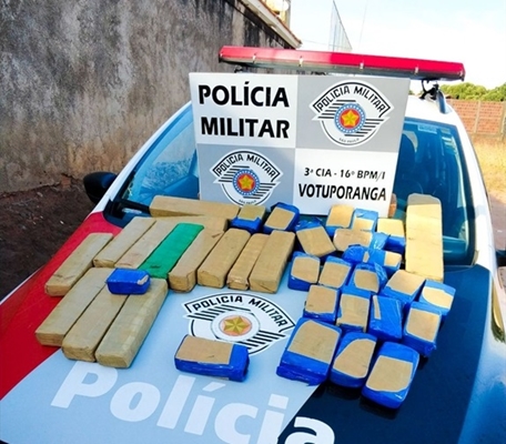 ENTREGA CRIMINOSA: traficante é preso ao desovar 15 kg de maconha em Votuporanga