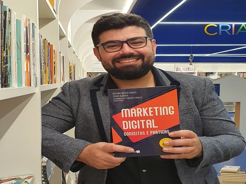Votuporanguense lança livro sobre Marketing Digital 