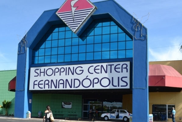 Policial militar é baleado por bandidos que explodiram caixa no Shopping de Fernandópolis