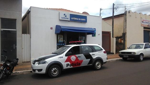 FLAGRANTE: Polícia Militar pega 5 acusados de assalto em Meridiano