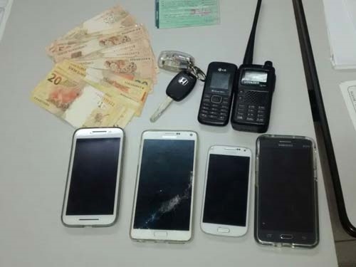 Polícia prende 4 ladrões que arrombavam cofre de banco 