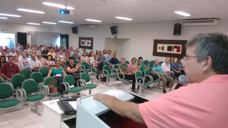  Pignatari reúne prefeitos, gestores e entidades para debater captação de recurso