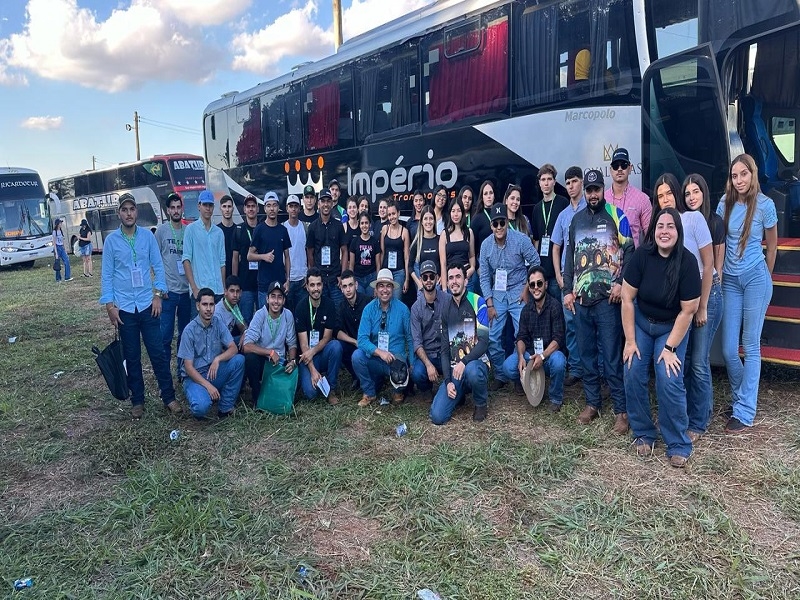 Alunos da Unifev participam da Agrishow 2025