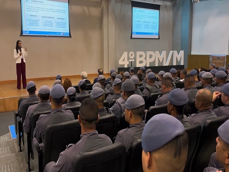 Treinamento de policias para pessoas com TEA