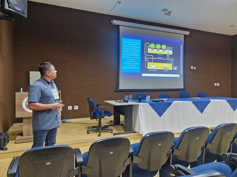 Docente da Unifev em encontro científico da Unesp