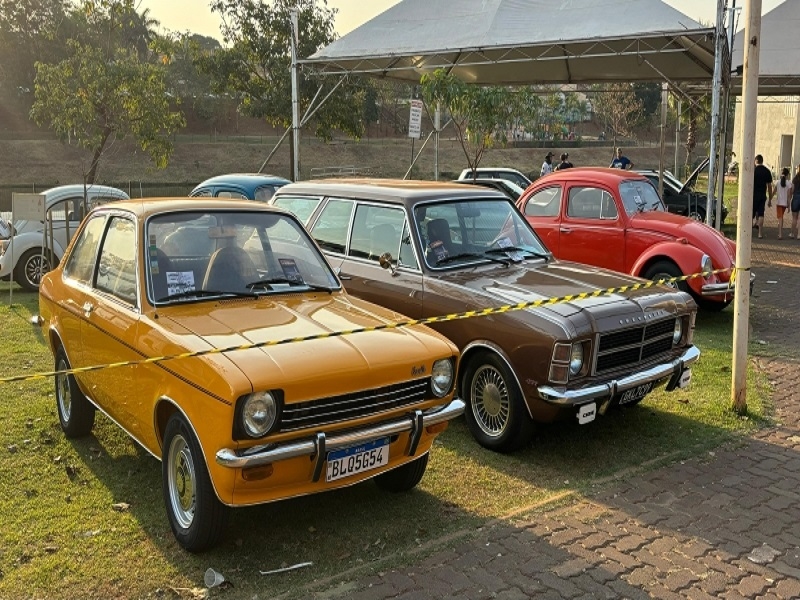 O encanto dos carros antigos está de volta em Votuporanga 