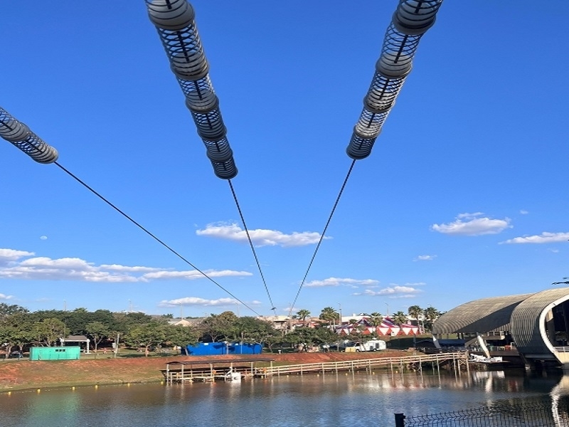 Tirolesa e pedalinho no Parque da Cultura