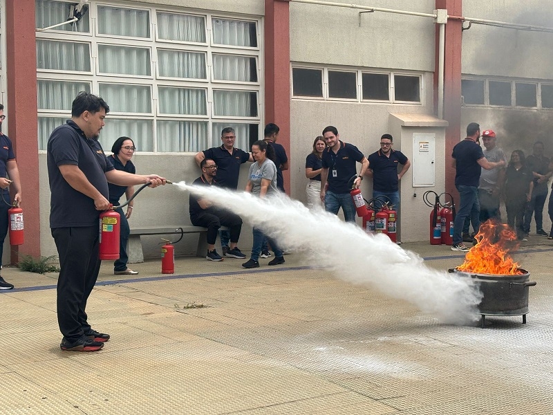 Brigadistas da Unifev participam de treinamento de emergência