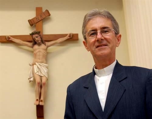 Dom Paulo lança livro em Votuporanga