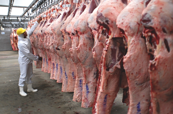 Cobrança de 11% de ICMS na carne preocupa supermercados
