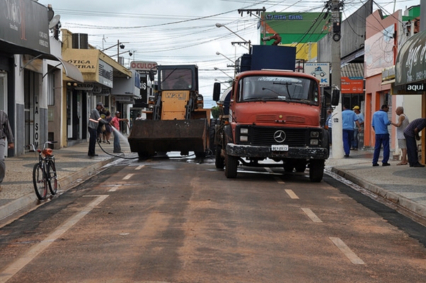 REVITALIZAÇÃO: Trânsito liberado na rua Santa Catarina