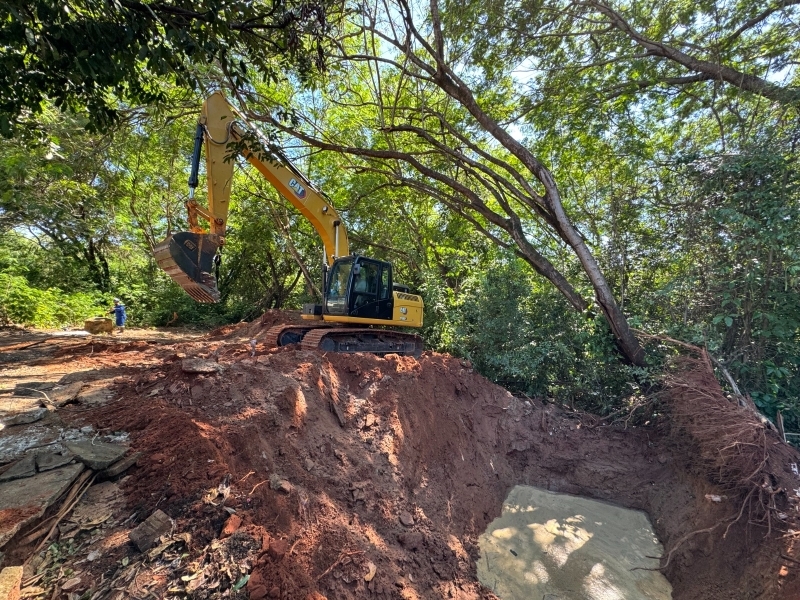Saev Ambiental faz reparo na rede de esgoto do Propovo