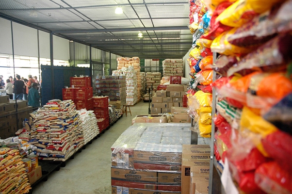 Prefeito anuncia construção de prédio para Banco de Alimentos