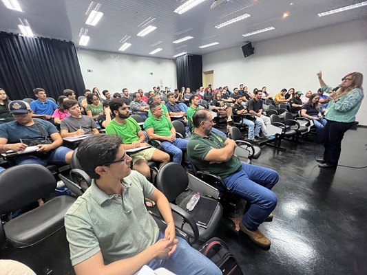 Palestra na UNIFEV aborda mitos e verdades sobre o uso de agrotóxicos