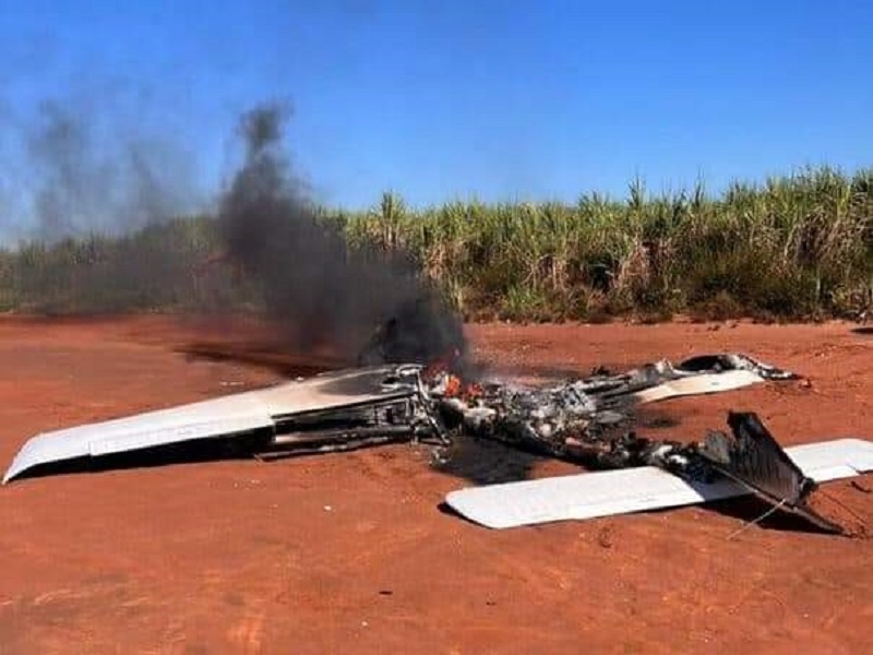 Avião clandestino é queimado após perseguição da FAB
