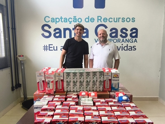 Santa Casa recebe doação de 114 litros de leite