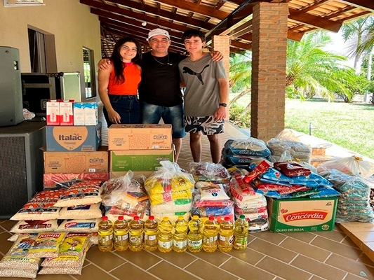 Voluntário faz aniversário solidário para a Santa Casa