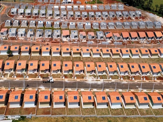CDHU equipa 12 casas com energia solar em SP