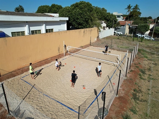 Prefeitura abre inscrições para aulas gratuitas de beach tênis
