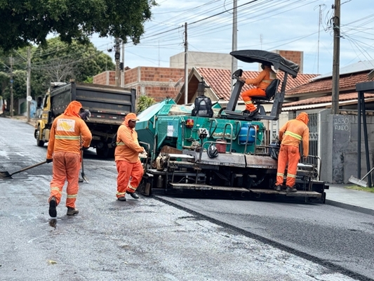 Programa Asfalto Novo chega à área central de Votuporanga