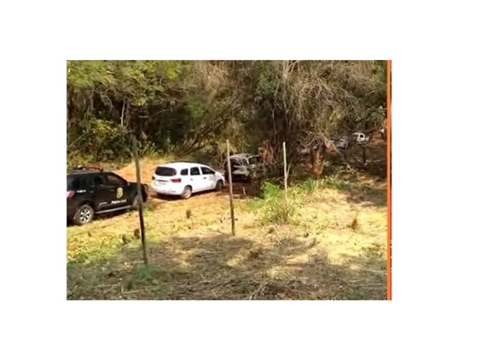 Carro foi queimado e corpo achado em brejo