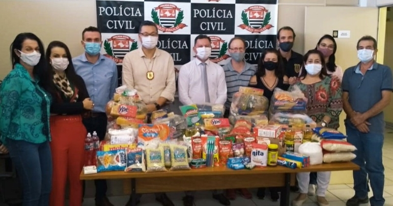 Polícia Civil arrecada alimentos para doação