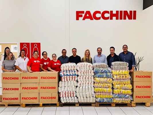 Mais de 1,6 tonelada de alimentos de colaboradores da Facchini para o FSS