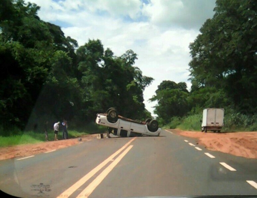 Dois capotamentos em rodovias de Votuporanga 