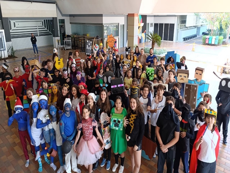 Alunos UNIFEV transformaram resíduos sólidos em fantasias 