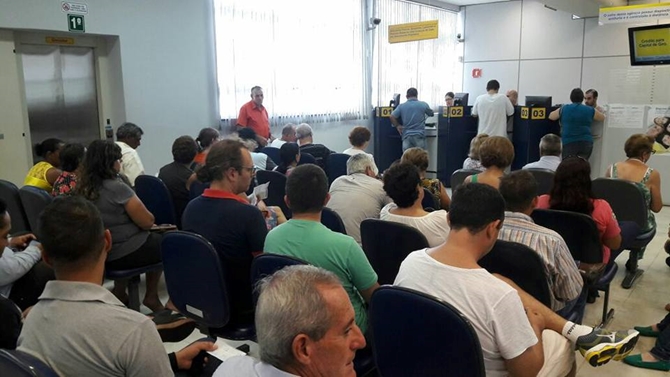 Fechamento de agência lota Banco do Brasil de Votuporanga 