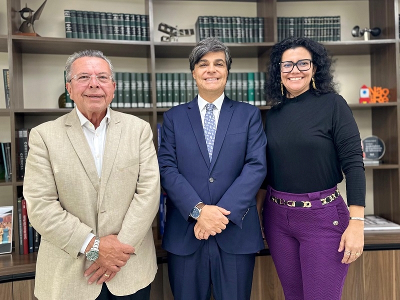 Carlão Pignatari convida presidente da OAB-SP para evento em Votuporanga