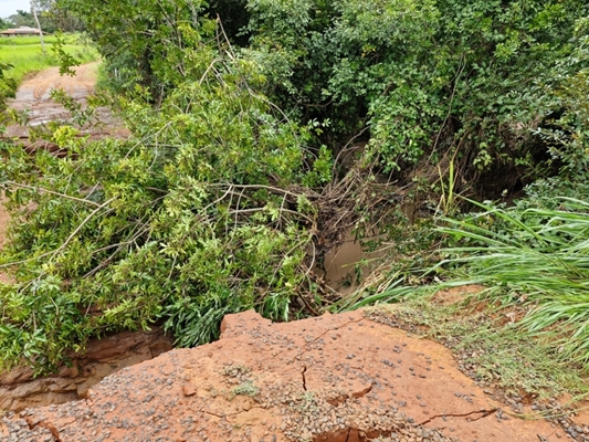 Prefeito pede da Defesa Civil para reconstrução de ponte