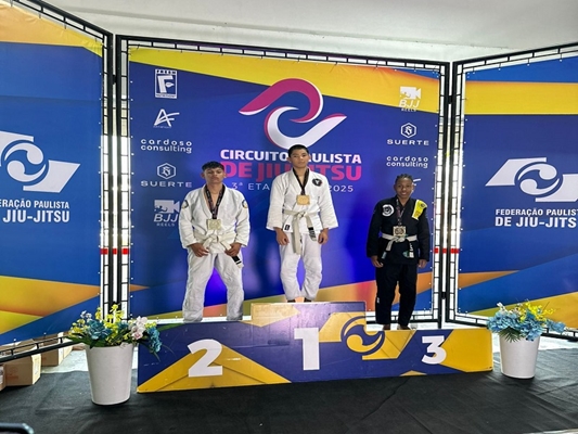 Votuporanguense recebe título de campeão