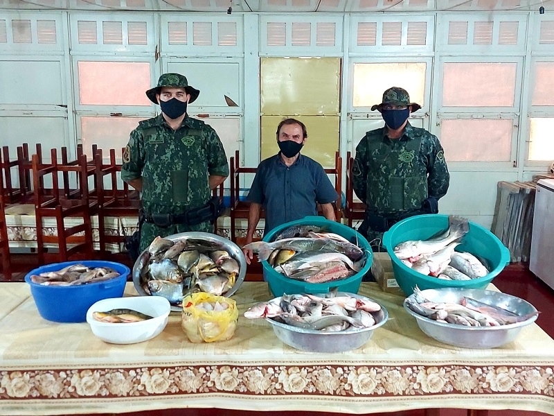 Polícia Ambiental entregou mais de 850 kg de pescados 