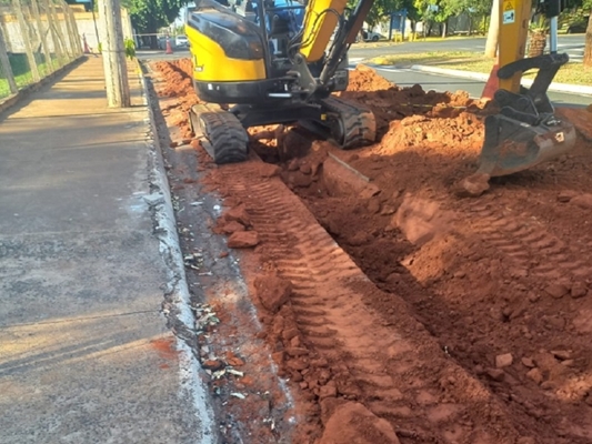 SAEV em obra na rede de água na Av. República do Líbano