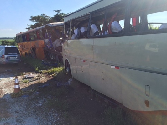Moradora de Estrela D´Oeste morre em batida entre dois ônibus