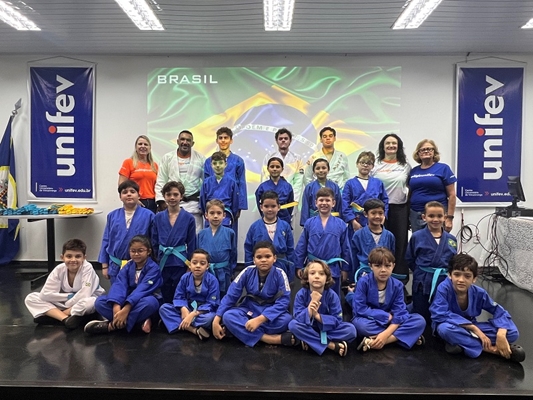 Colégio Unifev realiza cerimônia de troca de faixas do judô
