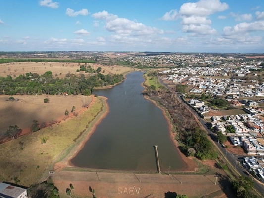 Falta de chuva dispara alerta do nível da represa 