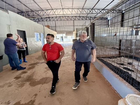 Prefeito visita Abrigo Municipal e apresenta melhorias 