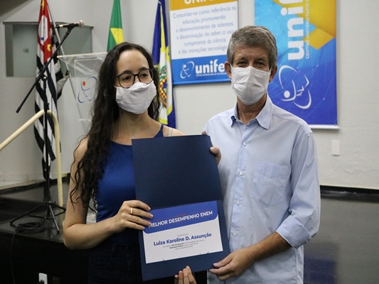 UNIFEV entrega certificados a contemplados pelo Bolsa Desempenho ENEM