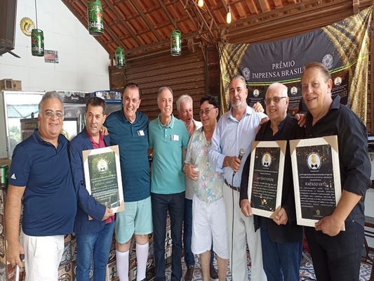 Votuporanguense recebe homenagem em Encontro de Comunicadores