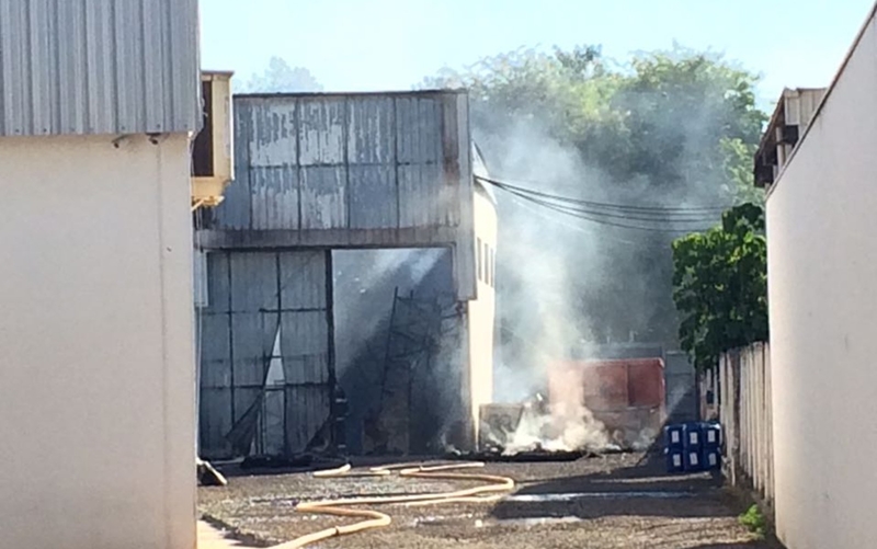 Incêndio destrói depósito de fábrica de roupas em Rio Preto