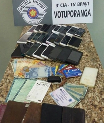 Ladrões da folia saem de Cravinhos e roubam 27 celulares e carteiras no OBA