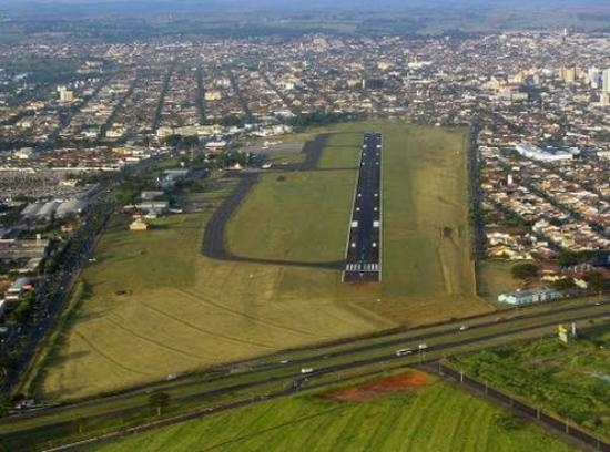 JOVEM DE VOTUPORANGA INVADE AEROPORTO DE RIO PRETO