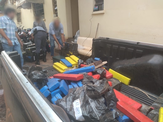 Polícia Rodoviária prende traficante com carro lotado de droga